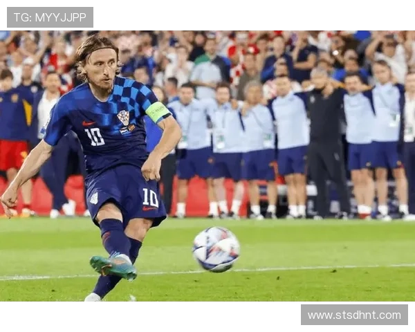 无球跑动与后插上效率:奥尔莫的进攻方式 无球跑动与后插上效率:奥尔莫的进攻方式