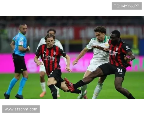 AC米兰看起来仍有竞争力,但为何一到关键战就崩盘? AC米兰看起来仍有竞争力,但为何一到关键战就崩盘?